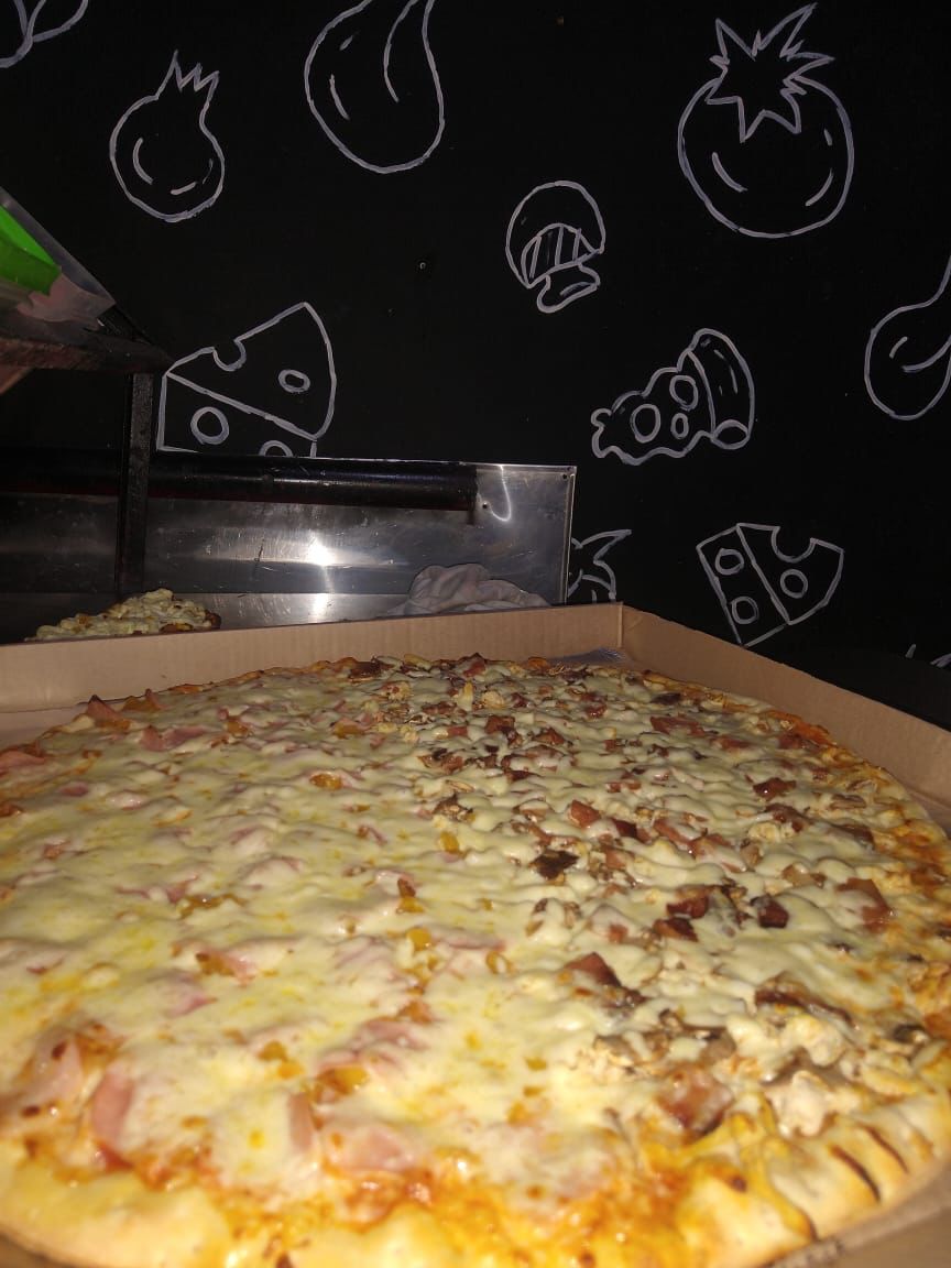 Pizza Jamón y Pollo