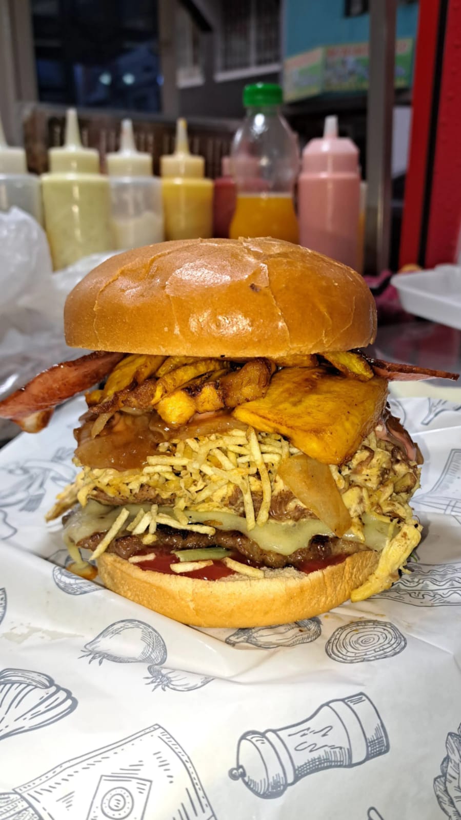 Hamburguesa de la Casa + Francesa + Gaseosa 250 ml