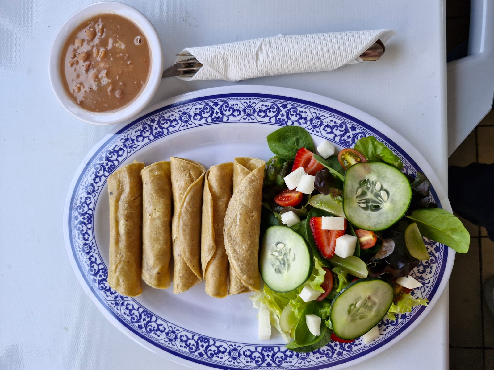 Tacos Dorados de Pollo