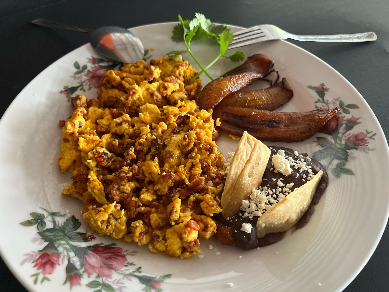 Huevos con Chorizo