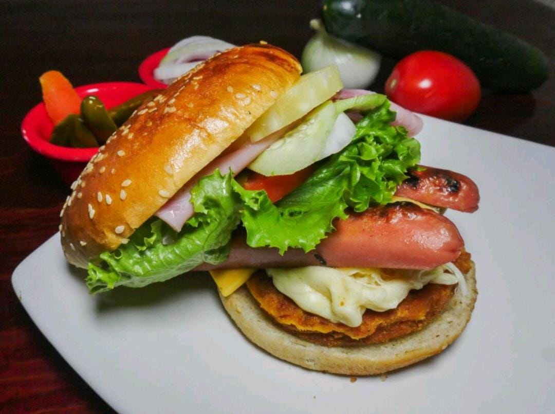 Hamburguesa Hawaiana de Pollo Frito