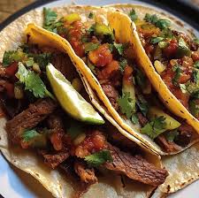Taco con Bistec en Pasilla