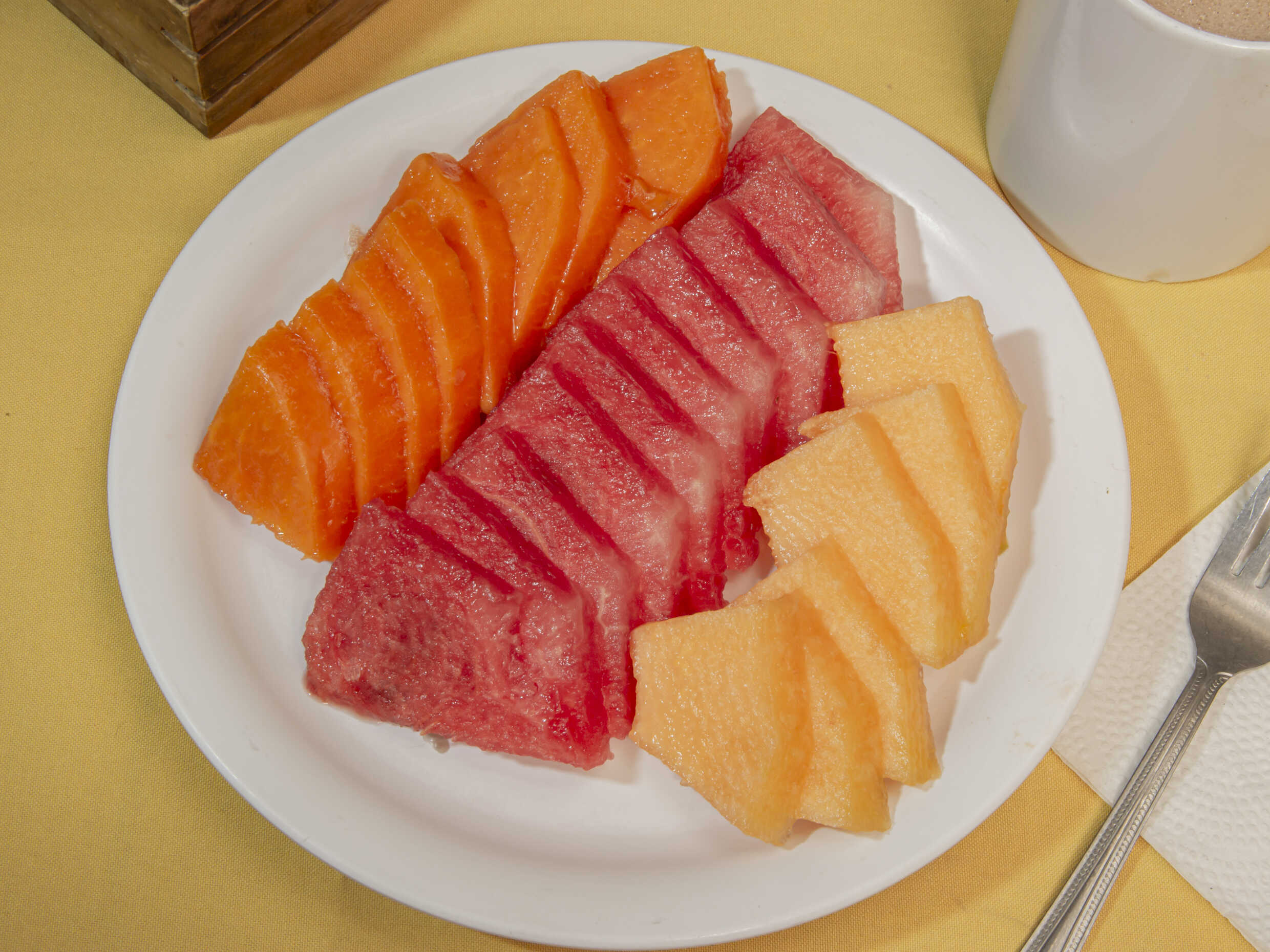 Plato de Frutas Papaya Melón y Sandía