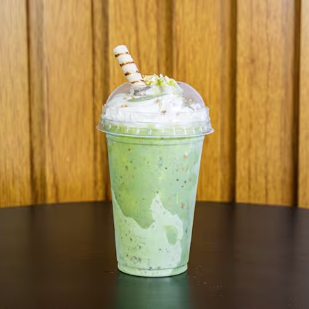 Refrescante e delicado: o sabor natural do Pistache transformado em um milkshake cremoso e irresistível