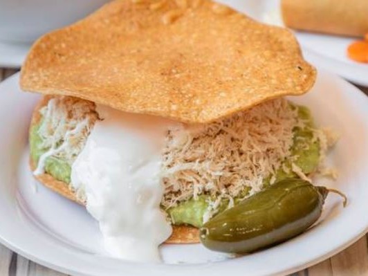 Combo 3 Tostadas y Consomé