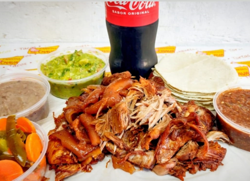 PAQ. FAMILIAR Carnitas 1kg "COCA GRATIS 1,35L"