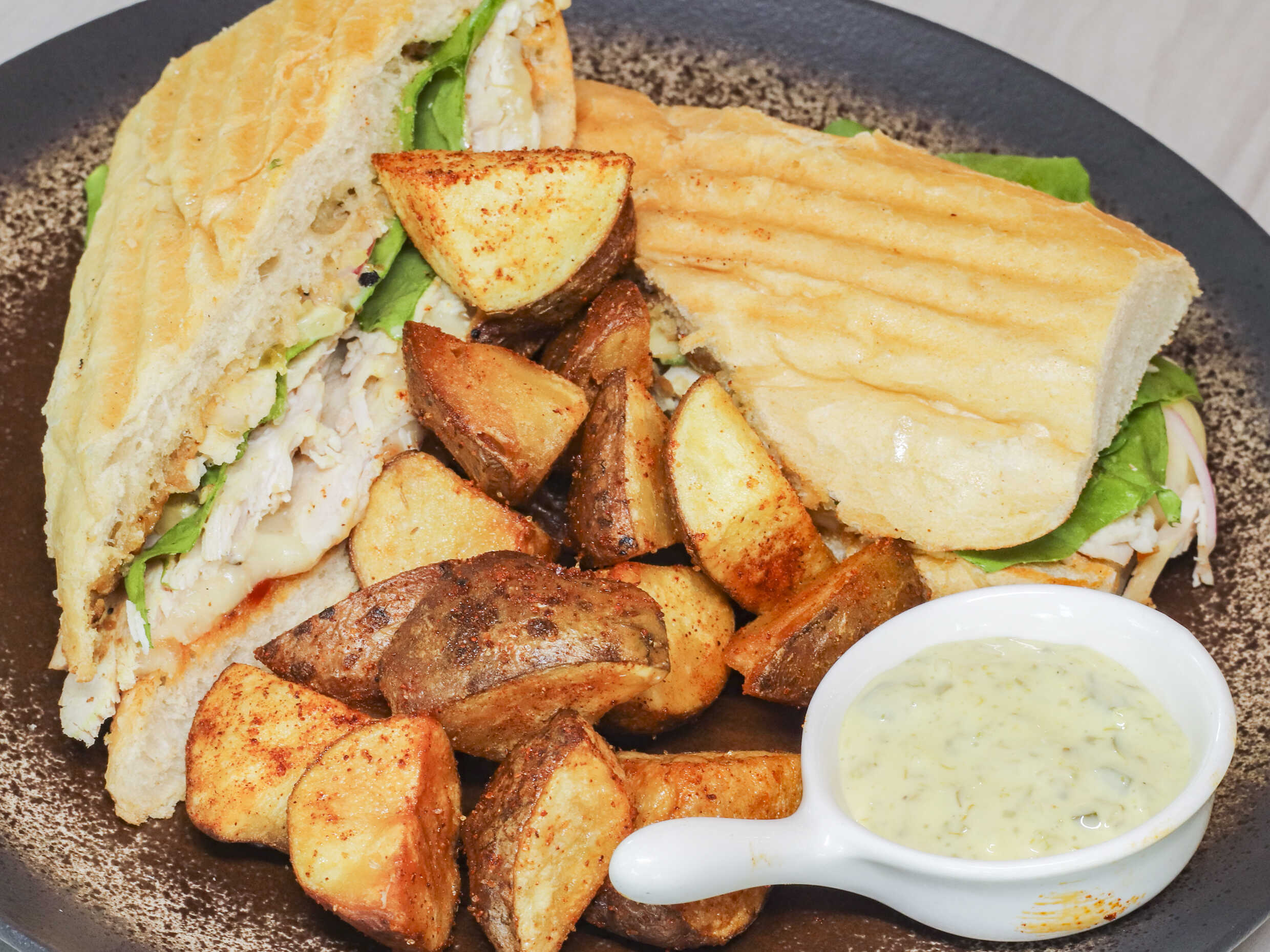 Combo Sándwich de Pechuga de Pollo+ Papas