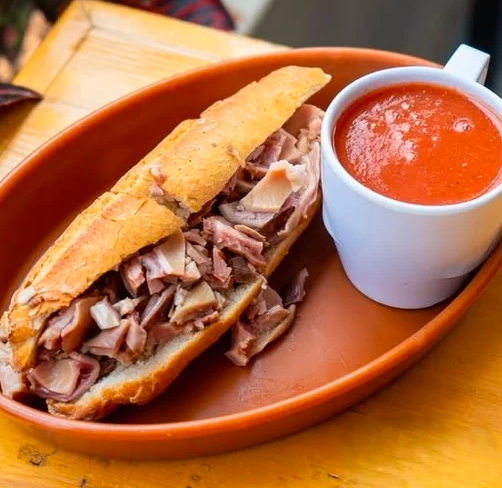 Torta Ahogada de Lengua