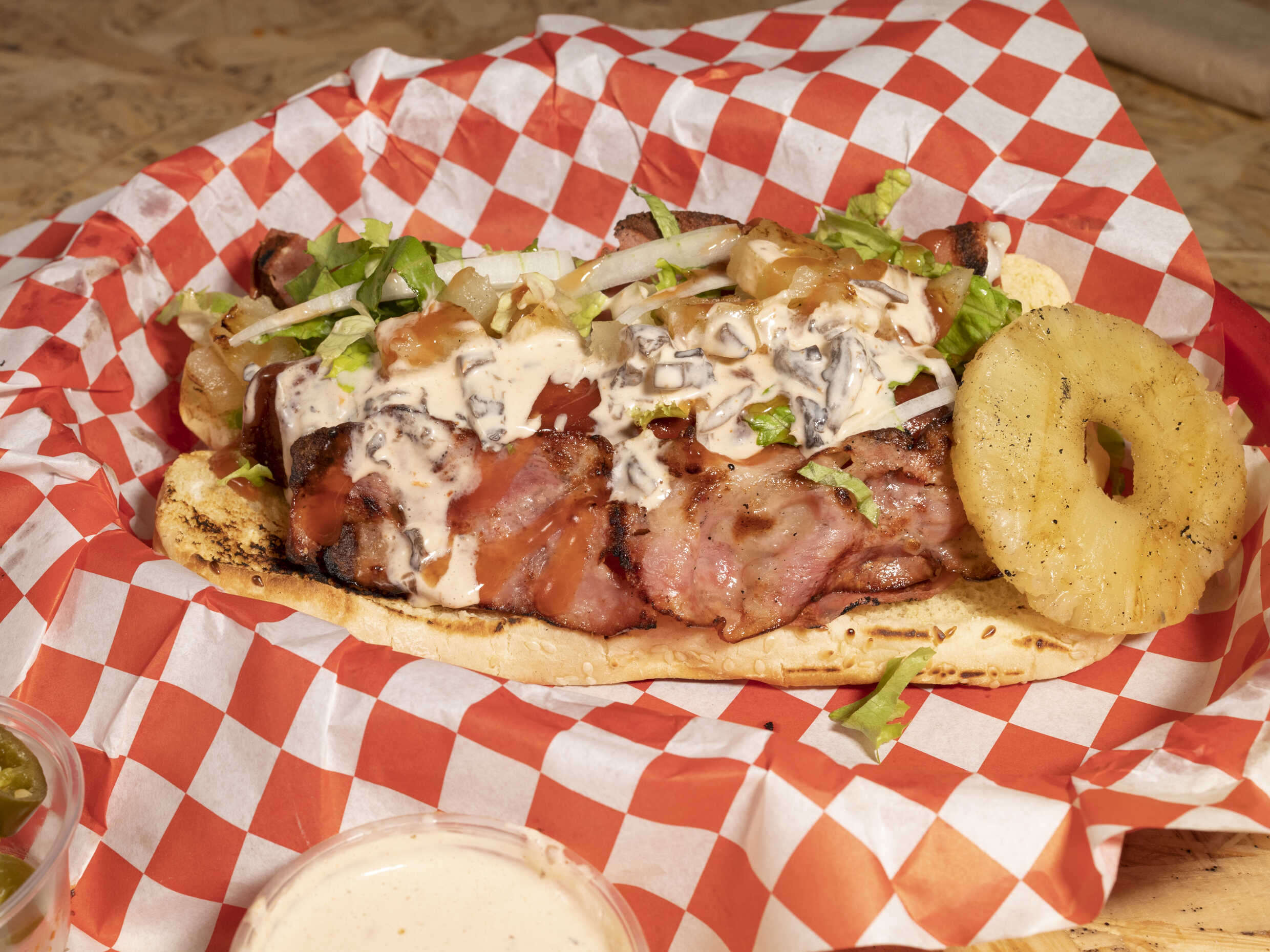 Hot Dog Travieso Hawaiano