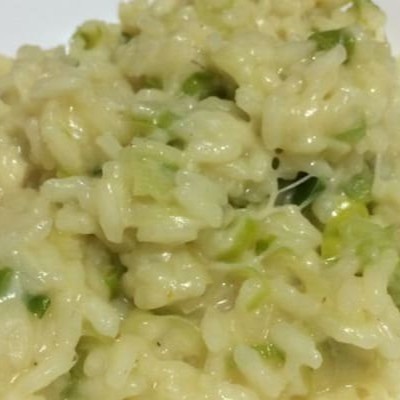 Todos os nosso risotos são elaborados com caldo de legumes feito na casa e fiarroz arborio finalizado com pamesão e mussarela(aproximadamente 600 grama)