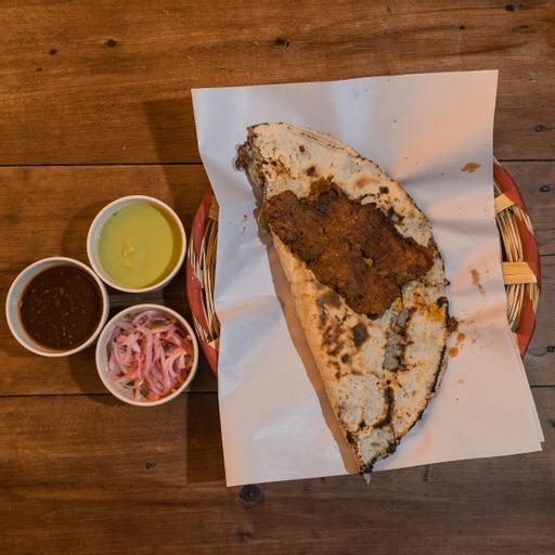 Tlayudas con Cecina