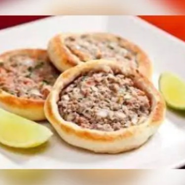 CARNE DE PPRIMEIRISSIMA QUALIDADE, LIMÃO, TOMATE, CEBOLA, SOJA E ESPECIARIAS.