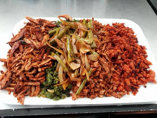 Charola arrachera y chorizo