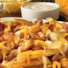 batata frita, calabresa, mussarela derretida e cheddar