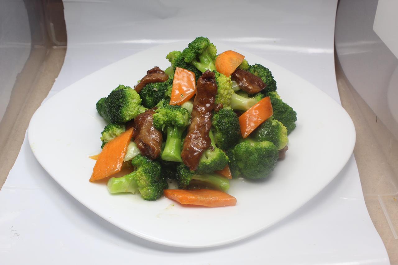 Paquete Carne con Brócoli y  Un Rollo Primavera