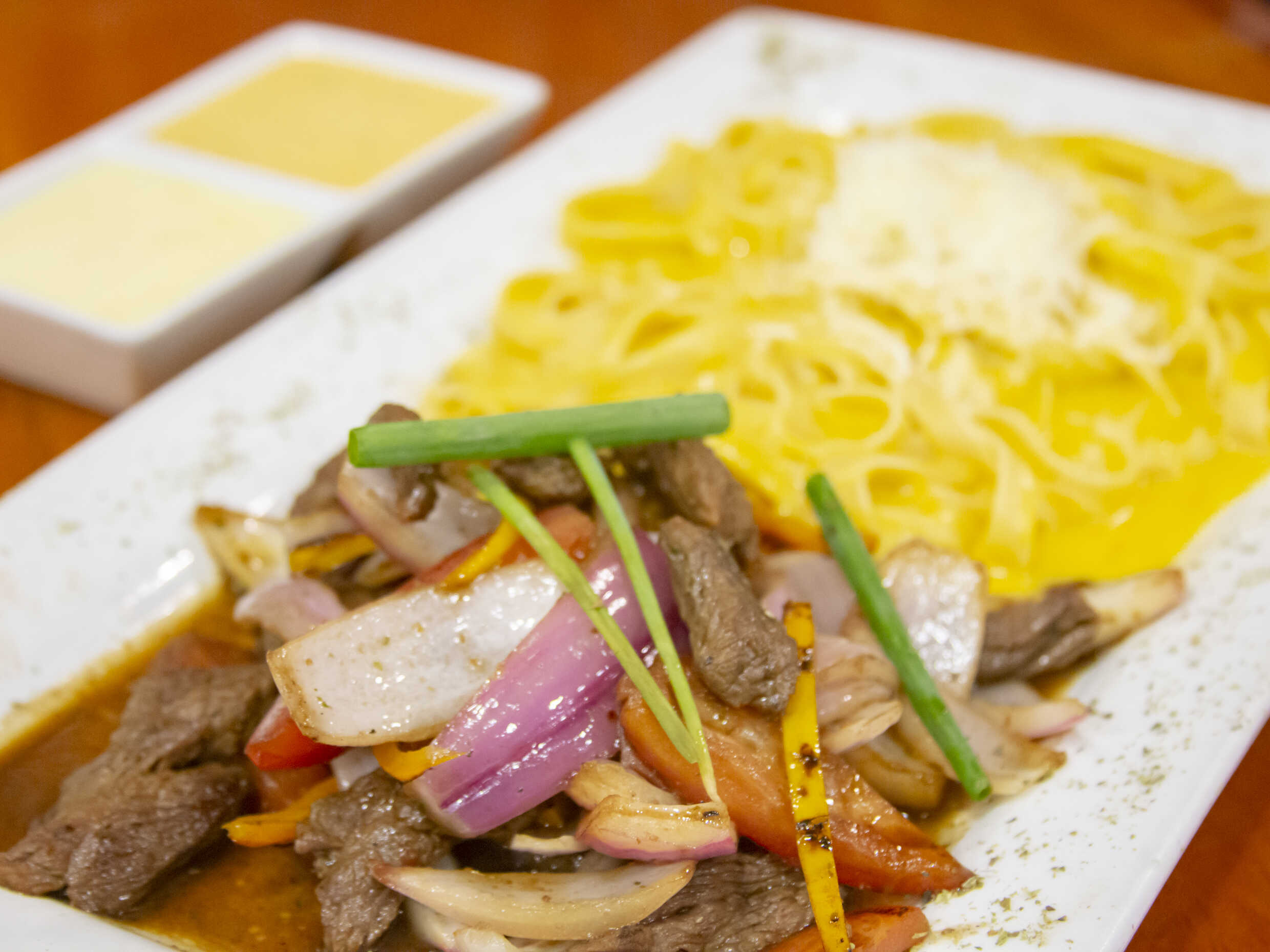 Spaguetti a la Huancaina (lomo al Jugo)