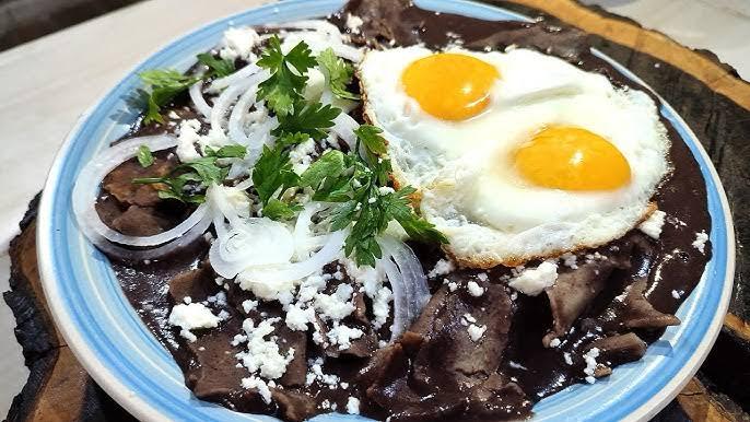 Chilaquiles de Frijol