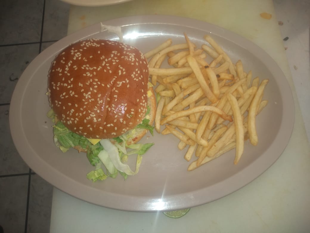 Hamburguesa de Res con Papa