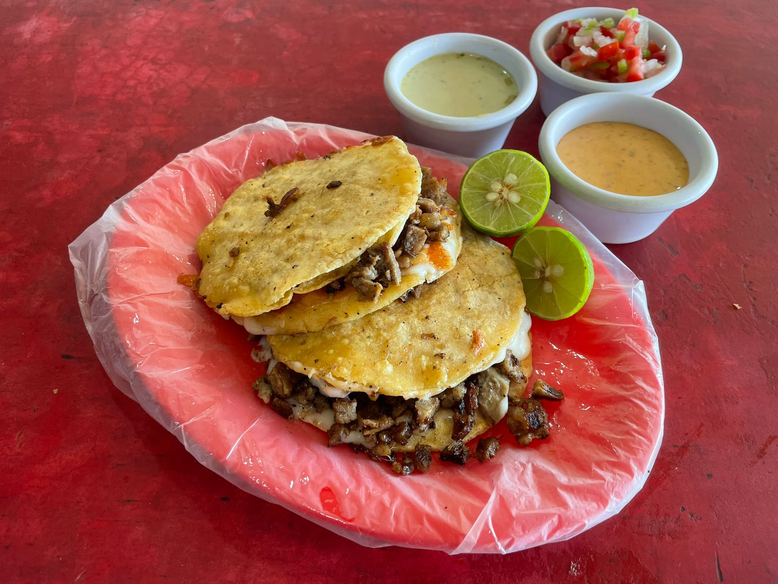 Quesadilla con Carne Asada
