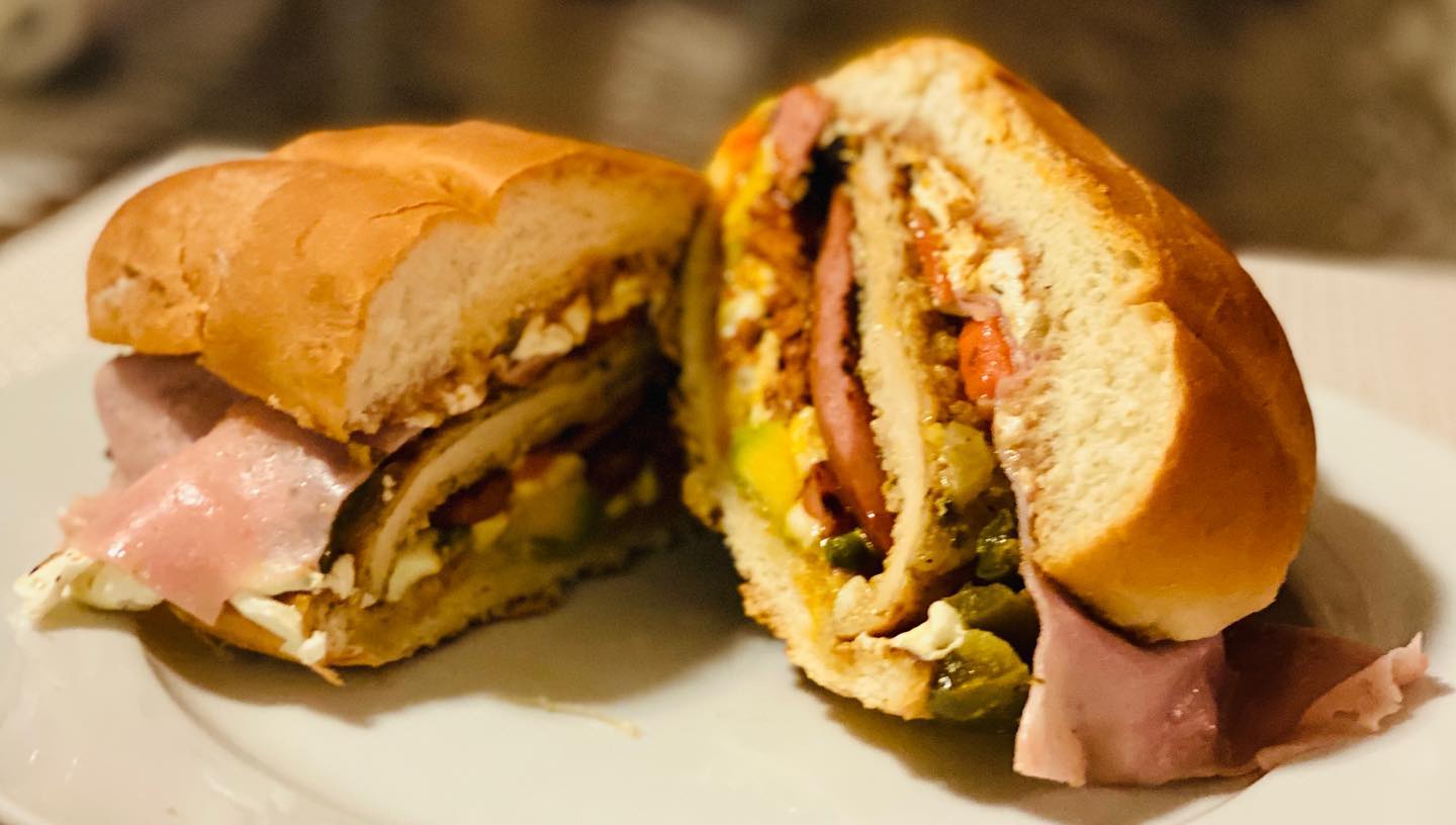 Torta de huevo con salchicha