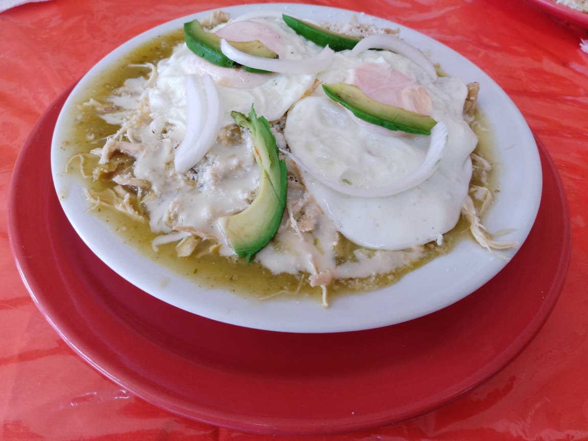 Chilaquiles con Pollo en Salsa Verde