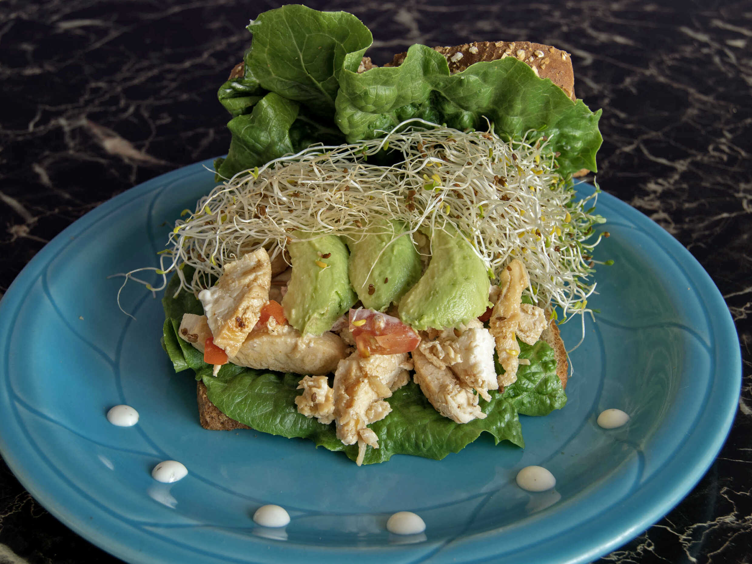 Sándwich de Alfalfa y Pollo
