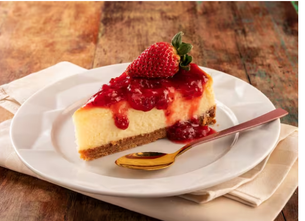 Massa de biscoito, creme de cream cheese Original, finalizado com geleia de morango e morango
