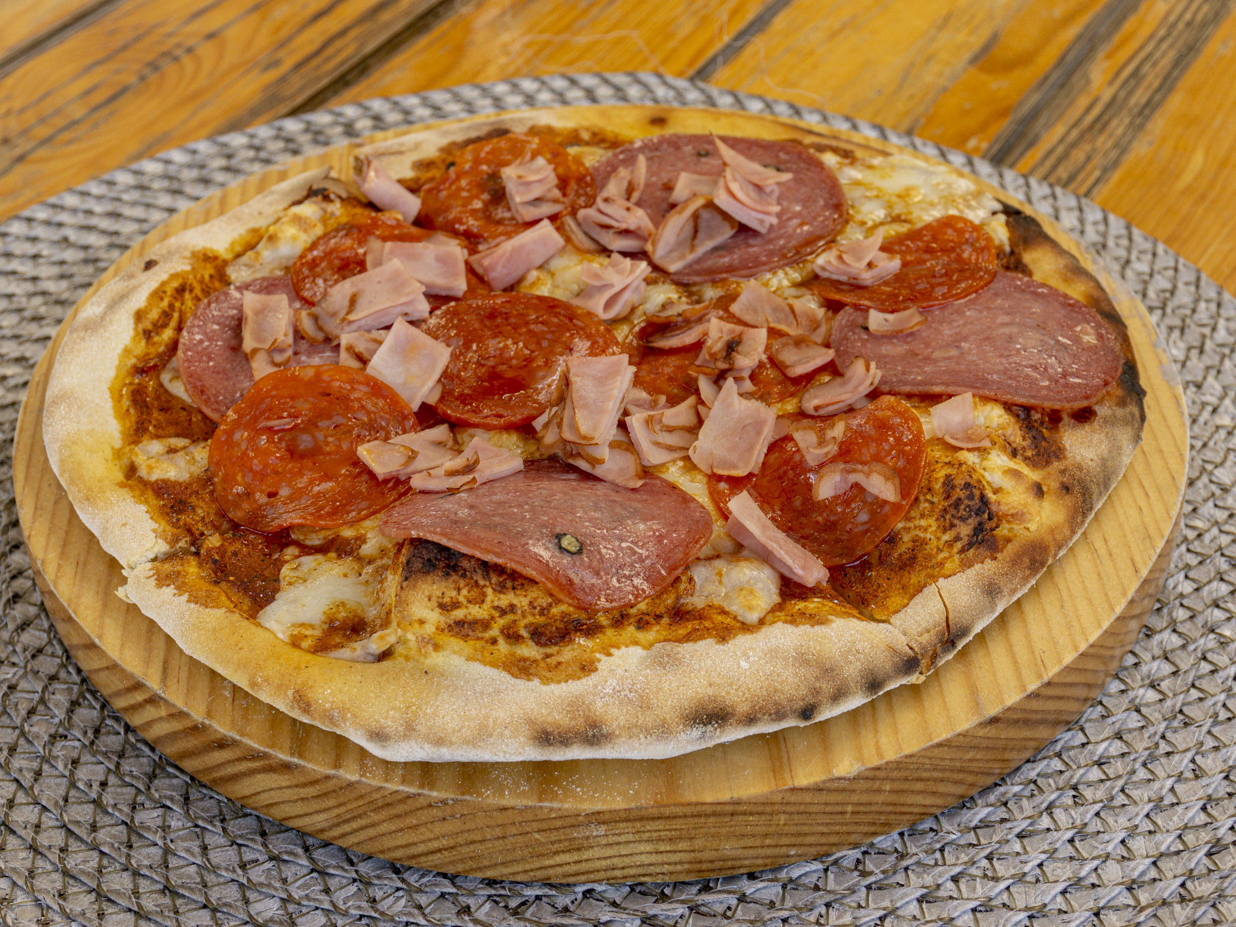 Pizza Carnes Frías