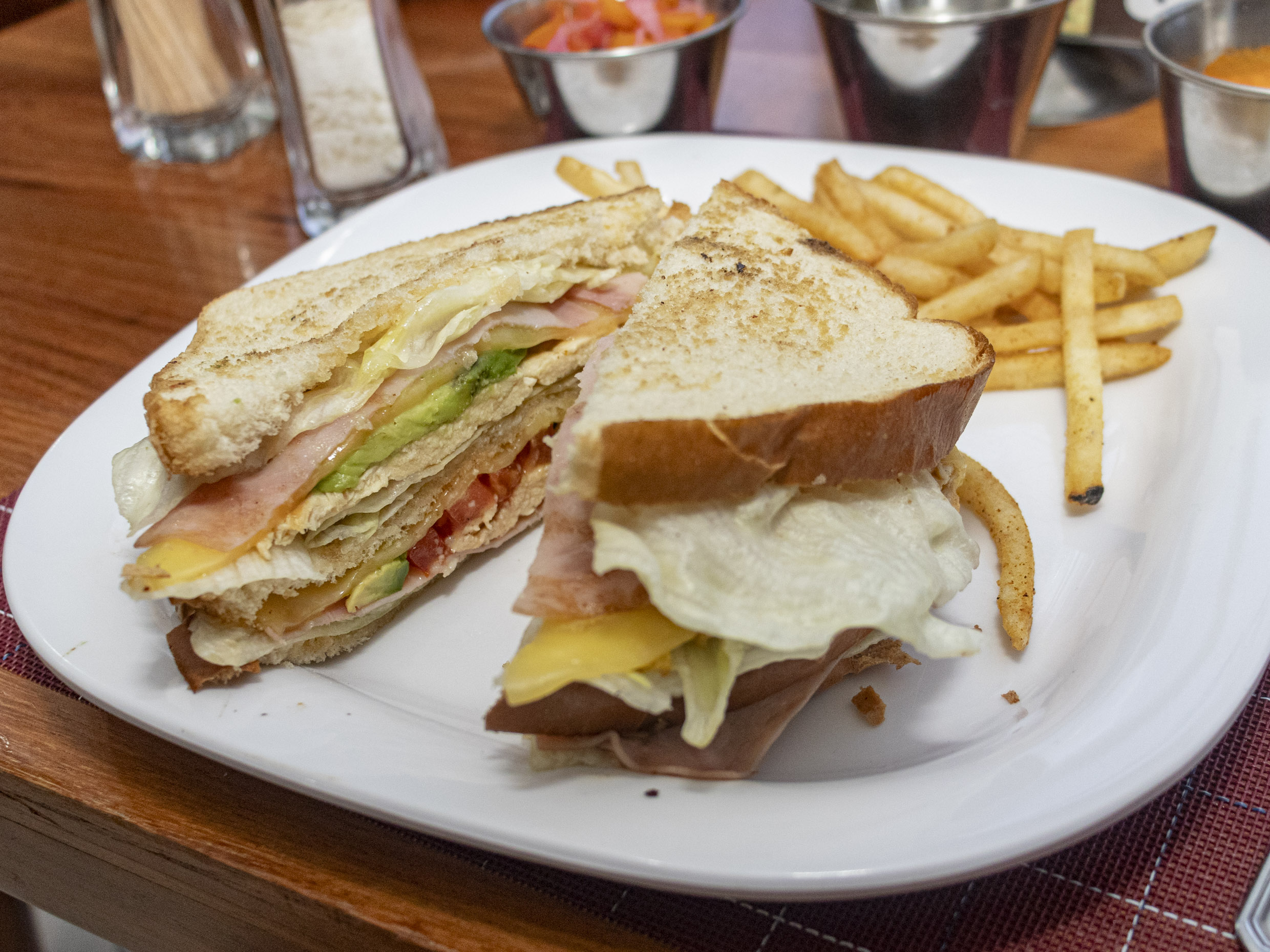 Desayuno Club Sandwich