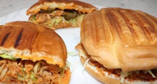 (4) Tortas De Pierna Con Queso Oaxaca