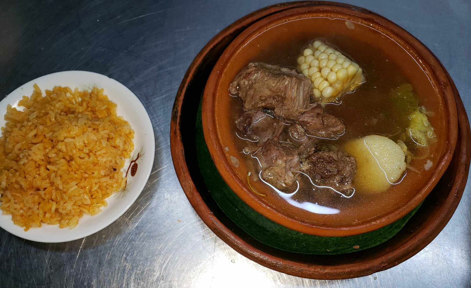 Combo Caldo de Res + Agua ¡¡Gratis!!