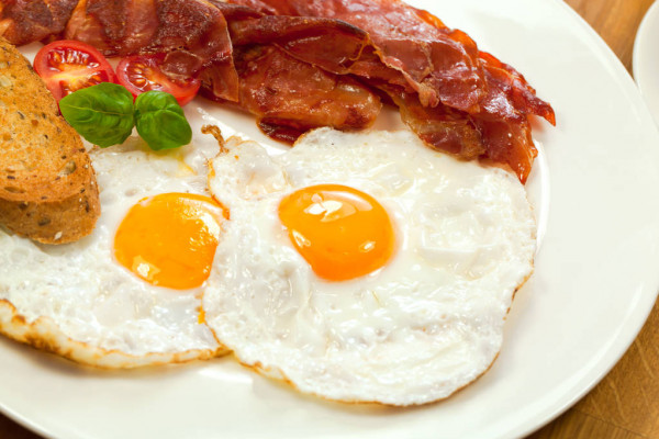 Huevos con Tocino