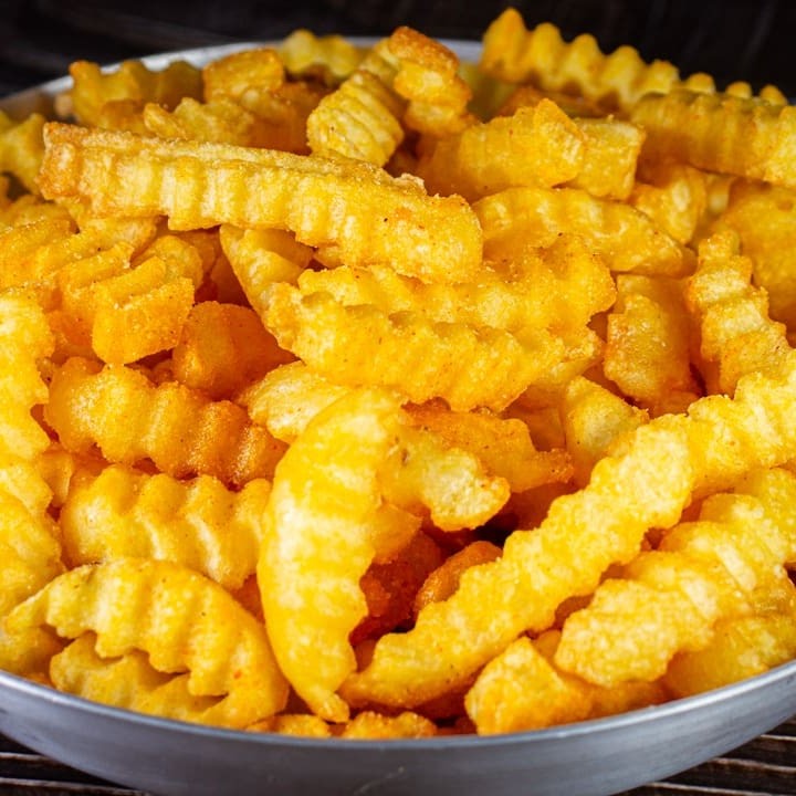 Deliciosa Batata crinkle crocantes e macias.