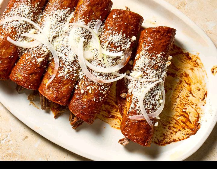 4 pzas de Enchiladas