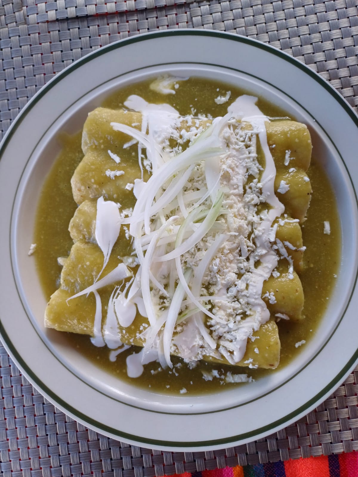 Enchiladas Verdes con Pollo
