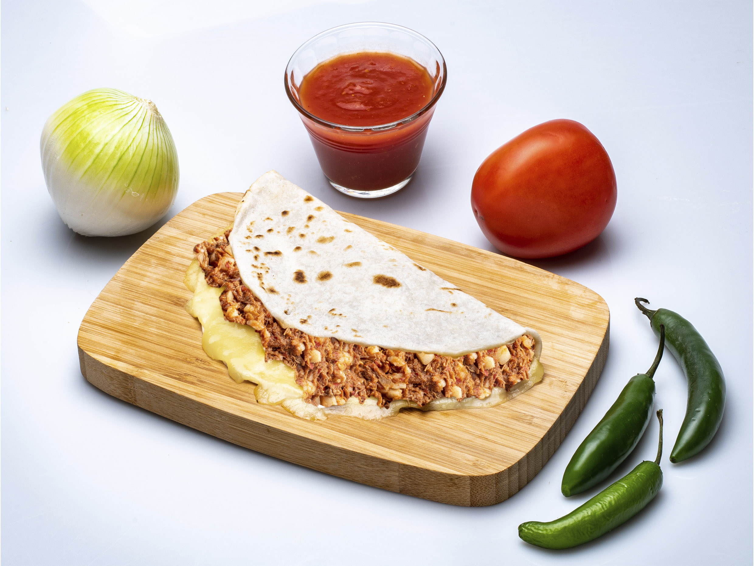 Quesadilla de Harina con Carne Deshebrada