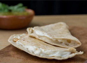 Tortilla Dorada con Queso Dorado