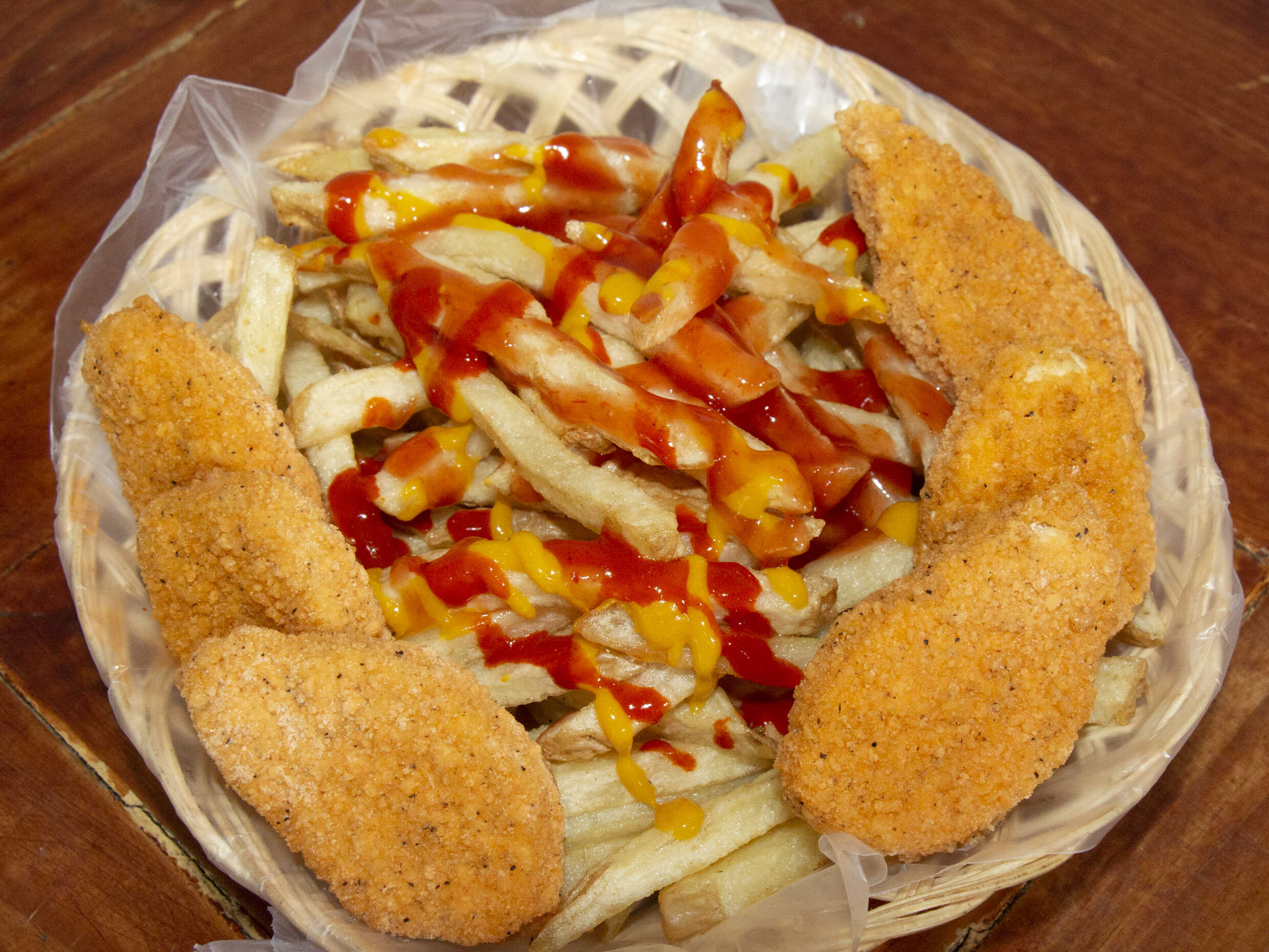 Nuguets con papas a la Francesa