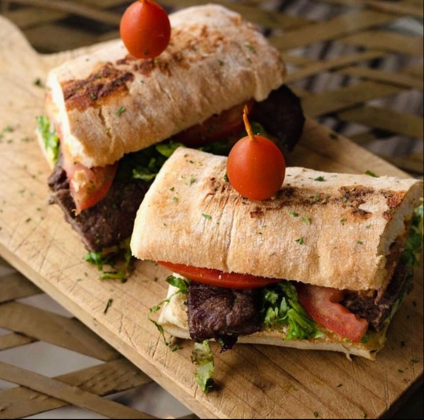 Sándwich Especial de Lomito