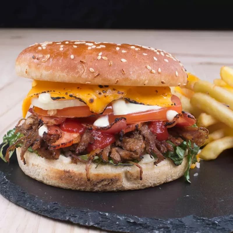 Hamburguesa Mechada