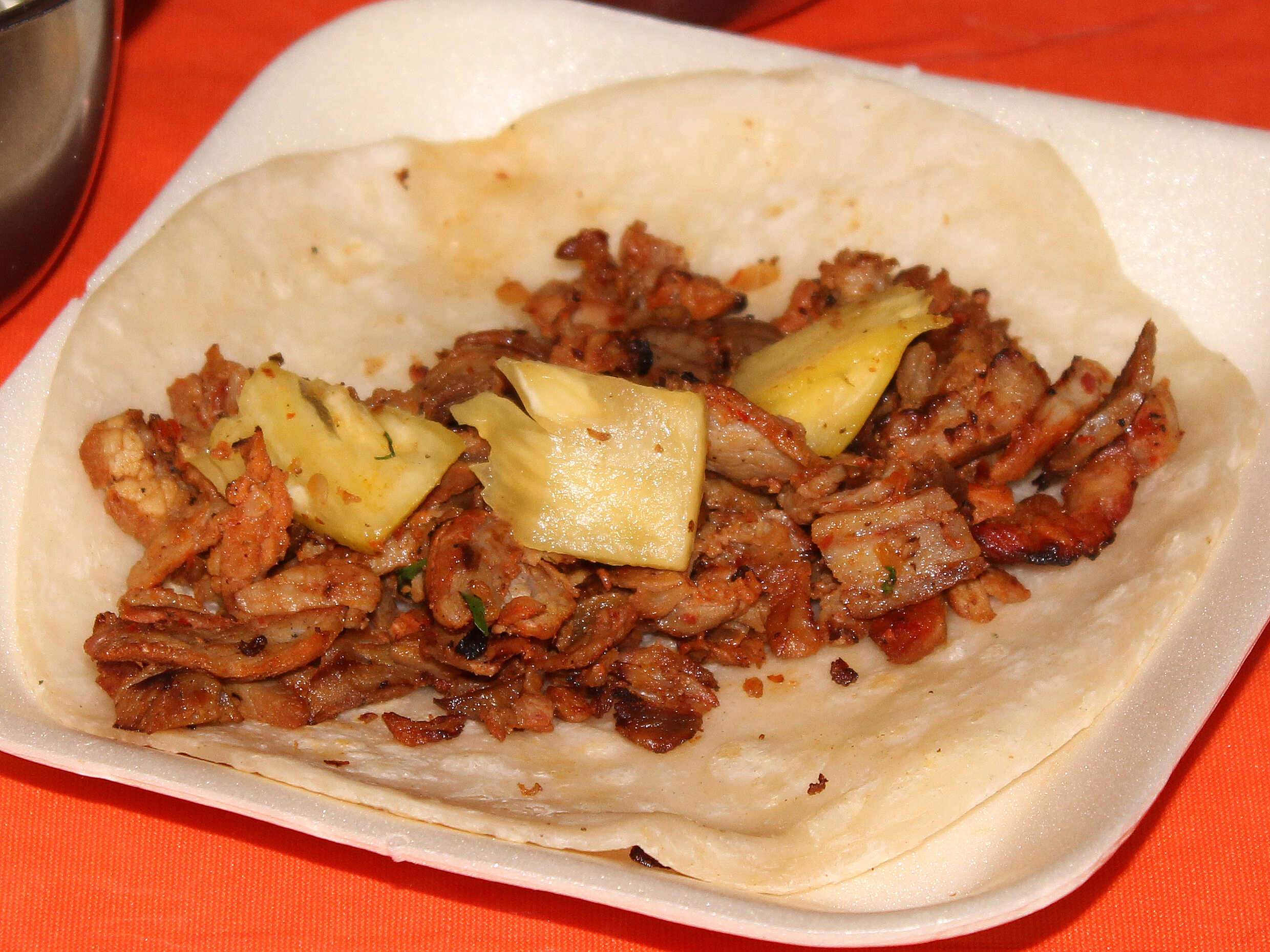 Taco de harina al pastor
