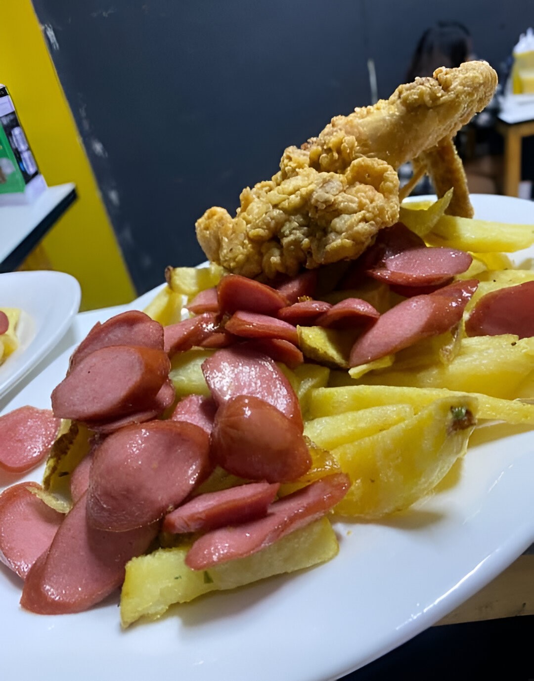 La Contundente con Hot Dog