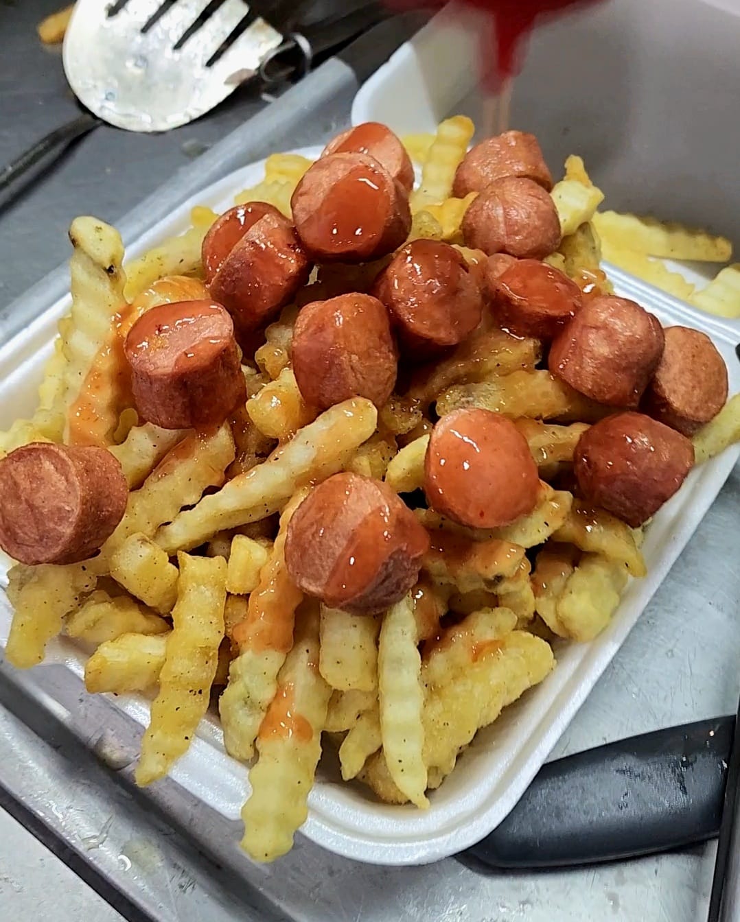 Charola Chica de Salchipapas