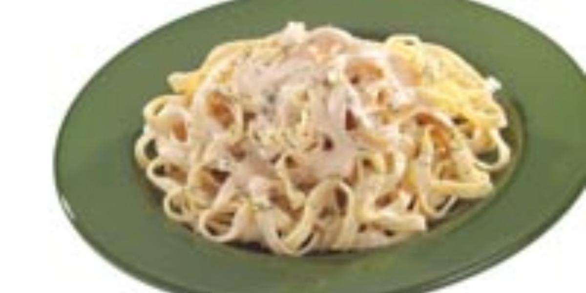 Pasta en crema chipotle con pechuga