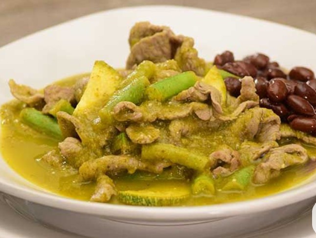 Bistec de Puerco en Salsa Verde o Roja