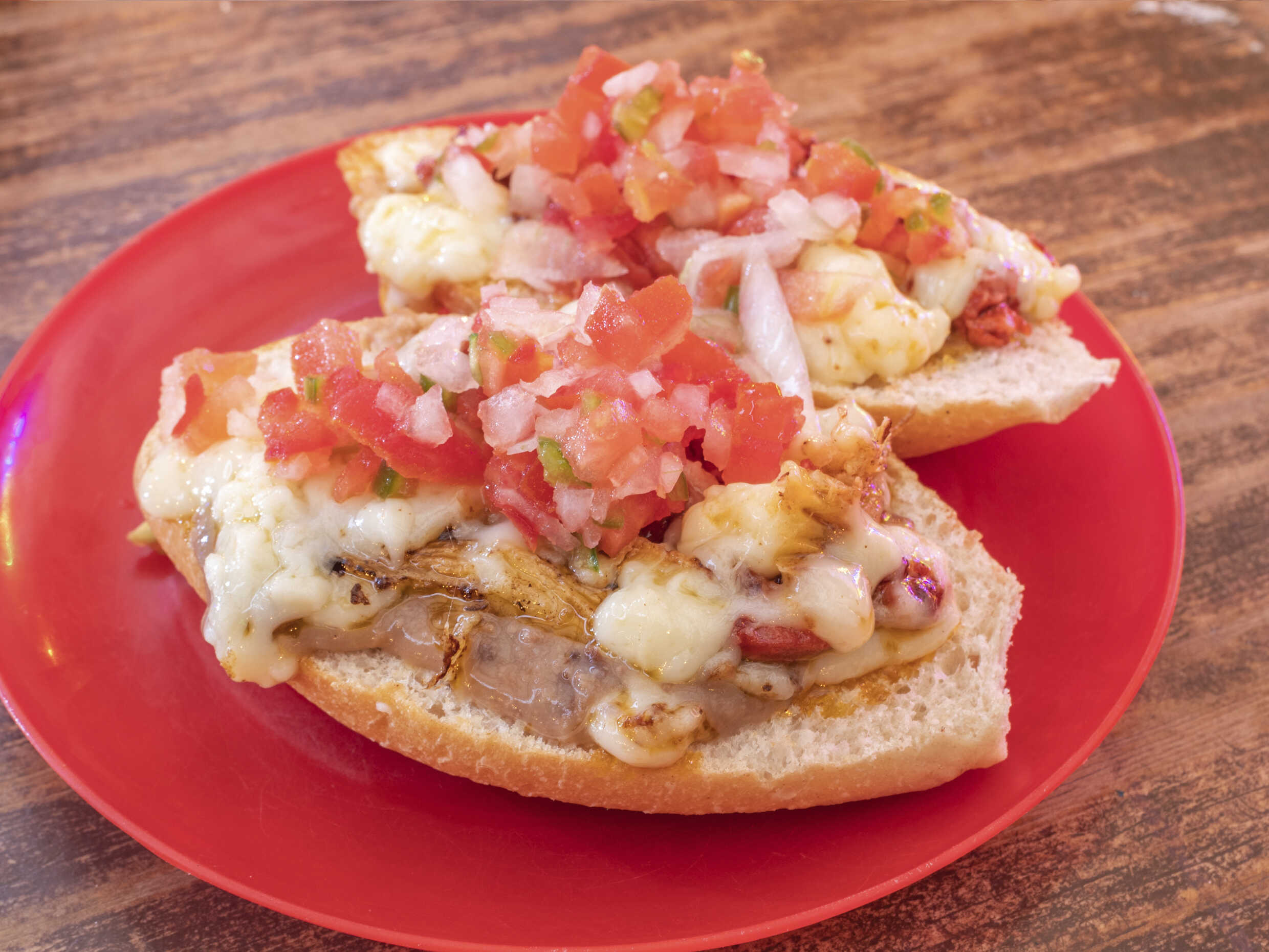 Molletes con Chorizo