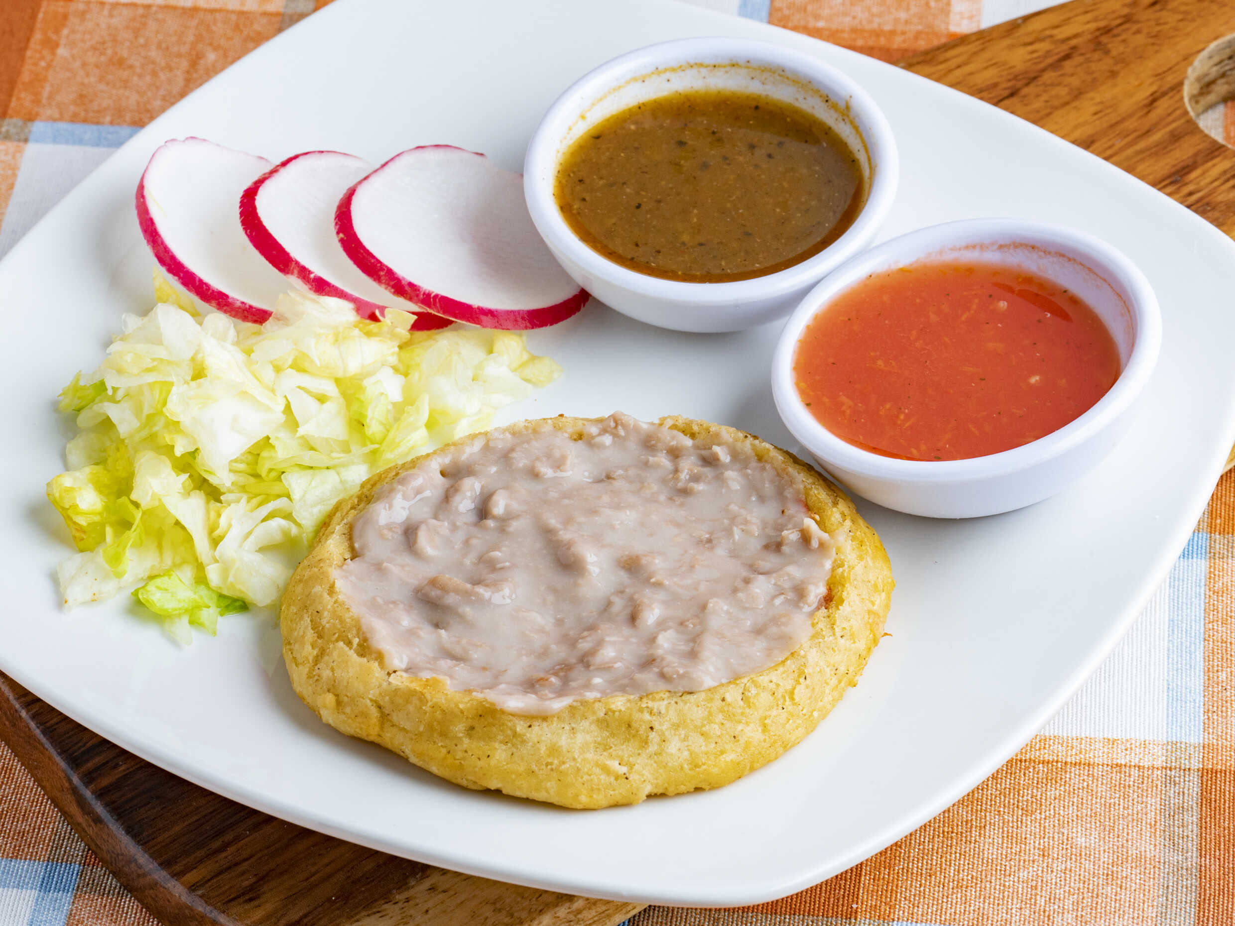 Sope con Frijol