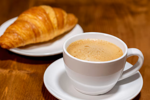 Chocolate Caliente 12 Onzas  + Croassant