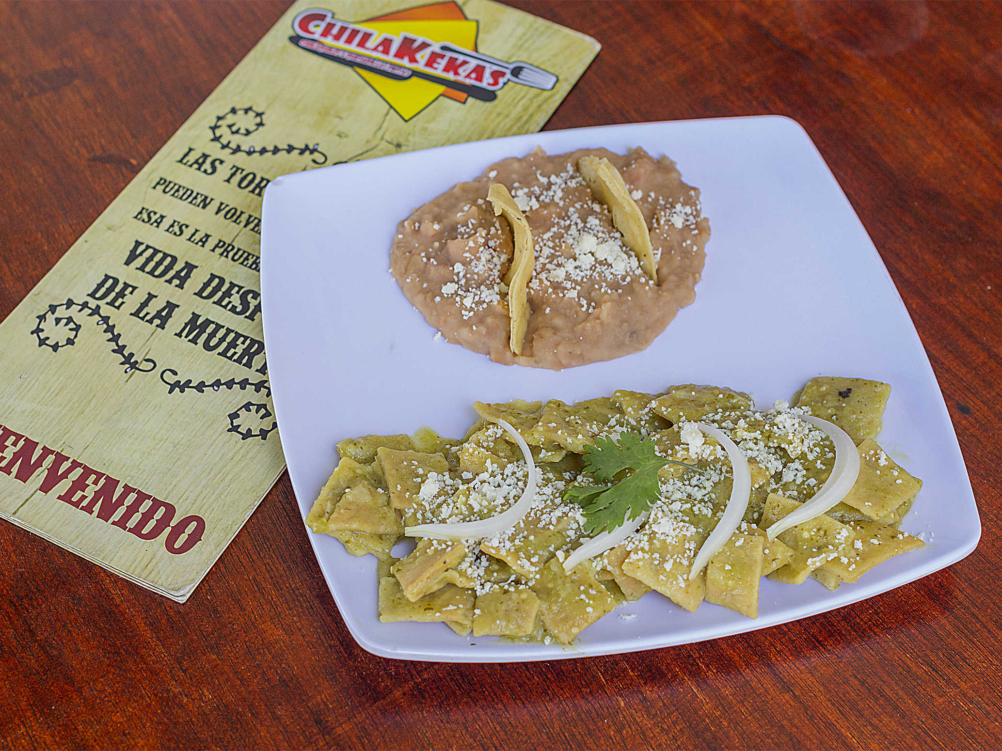 CHILAQUILES VERDES + 1 JUGO VERDE