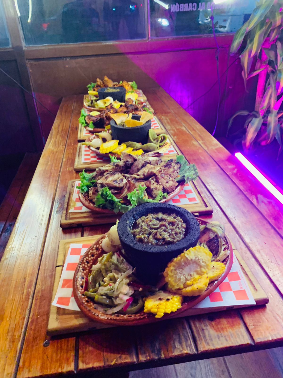 Conejo al mojo de ajo